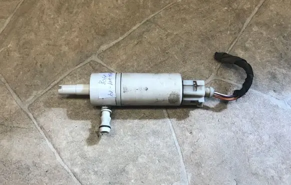 Mercedes-Benz R W251 Windscreen/windshield washer pump 0185450026