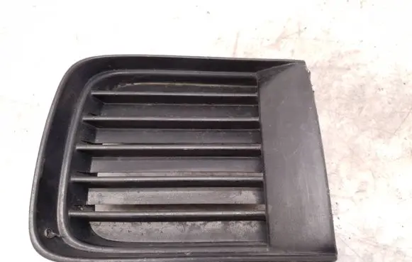 Nissan Pathfinder R50 Front bumper lower grill 622562W100