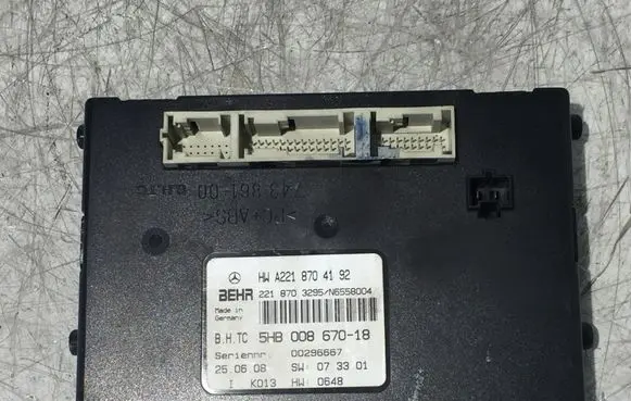 Mercedes-Benz S W221 Climate control unit A2218704192 5HB00867018 2218703295