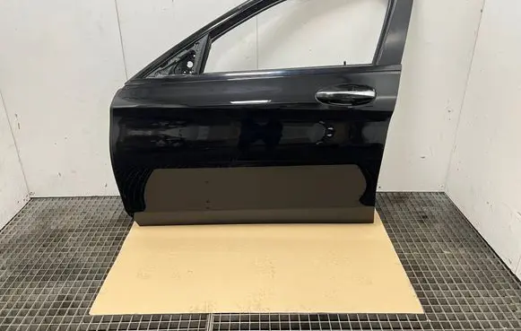 Mercedes-Benz C W205 Front door
