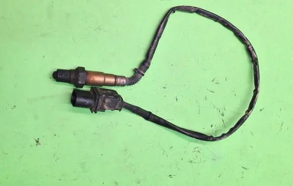 Volkswagen Caddy Lambda probe sensor 03L906262 305071