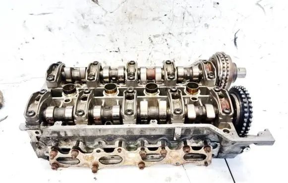 Mercedes-Benz CLK A208 C208 Engine head r1110183301