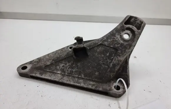 BMW 7 E65 E66 Engine mounting bracket 6758419 22116758419