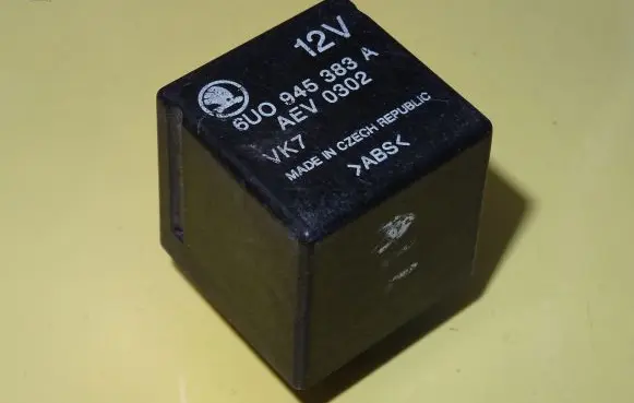 Skoda Fabia Mk1 (6Y) Other relay 6U0945383A AEV0302