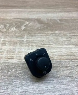 Volkswagen PASSAT B6 Wing mirror switch 1K0959565H
