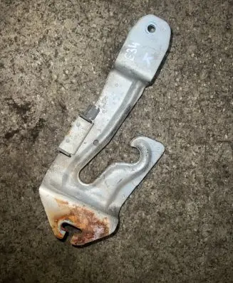 BMW 5 E34 Engine bonnet/hood lock/latch loop/hook 51231928117