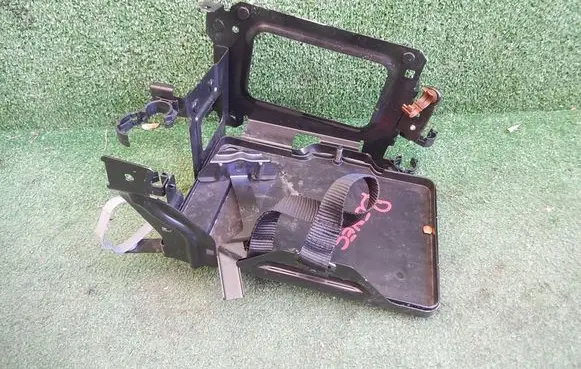 Jeep Renegade Battery tray 