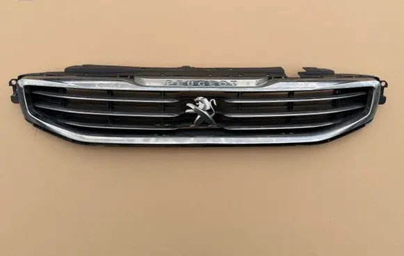 Peugeot 508 Front grill 9807631077