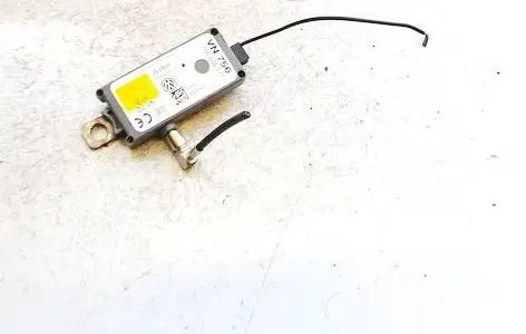 Volkswagen Touareg I Antenna control unit 7l6035577