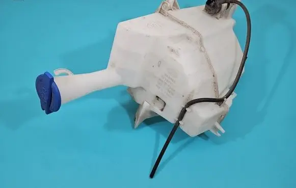 Hyundai Elantra VI Windshield washer fluid reservoir/tank 98610-F2500 IMPRK1496760