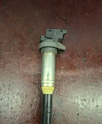 High voltage ignition coil