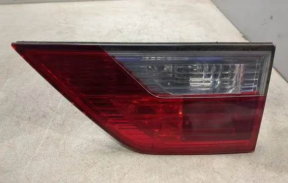 Tailgate rear/tail lights