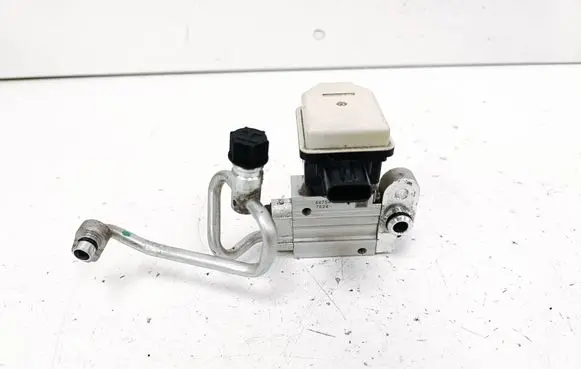 Toyota bZ4X Air conditioning (A/C) expansion valve 4475440011 4475200373