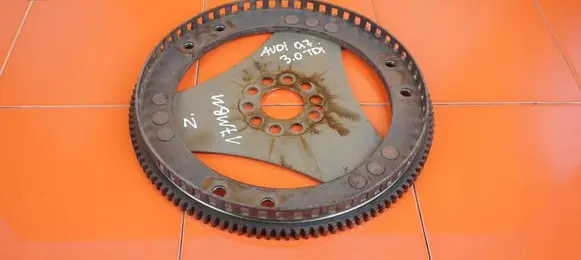 Audi Q7 4L Flywheel 059105323T BUG