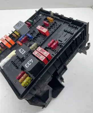 Volkswagen Golf V Fuse box set