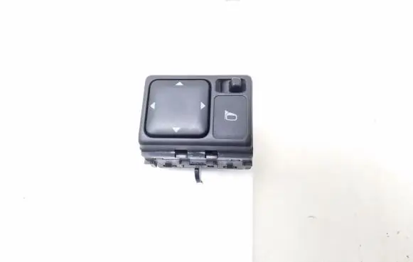 Nissan X-Trail T30 Wing mirror switch
