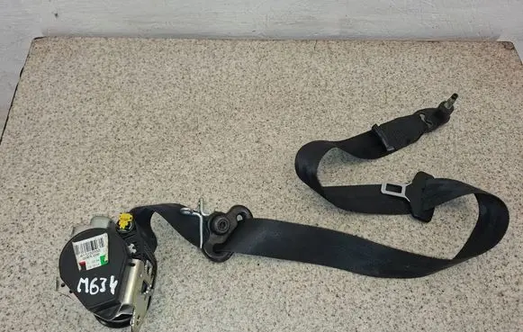 Ford Focus Front seatbelt BM5161294ADW FZFZA