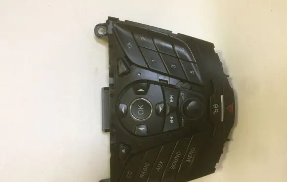 Ford Focus Head unit multimedia control AM5T18K811AD 33140900