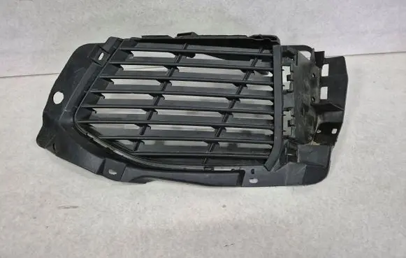 Peugeot 3008 II Front bumper lower grill 9810870377