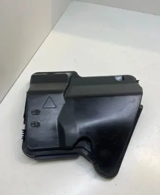 BMW X6 E71 Fuse box cover 7555102 10055913