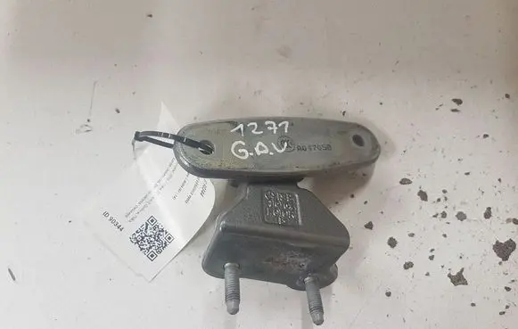 Mercedes-Benz C W204 Rear door upper hinge A047058