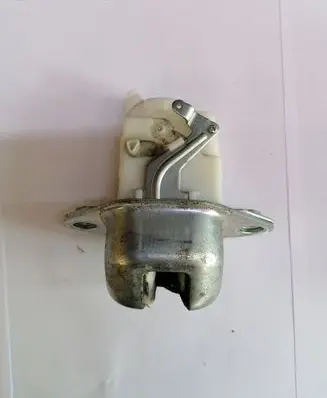 Loading door lock