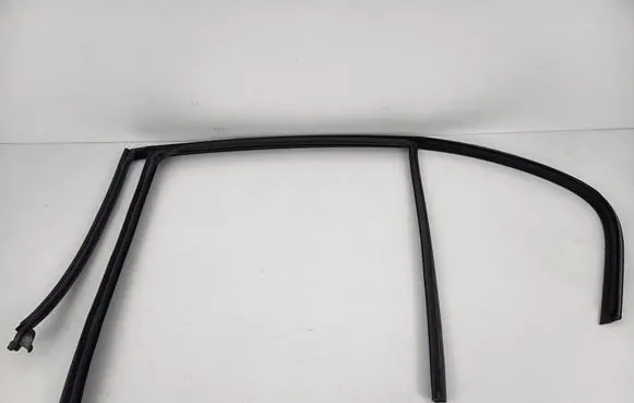 BMW 1 F20 F21 Rubber seal rear door 7240839