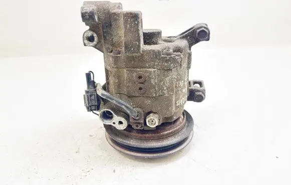 Nissan X-Trail T30 Air conditioning (A/C) compressor (pump) 926005M301