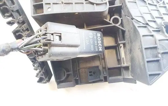 Skoda Superb B6 (3T) Glow plug pre-heat relay 0281003038