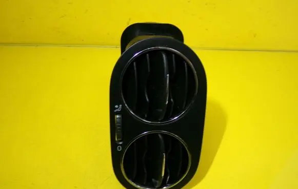 Volkswagen Golf V Dashboard side air vent grill/cover trim 5M0819710
