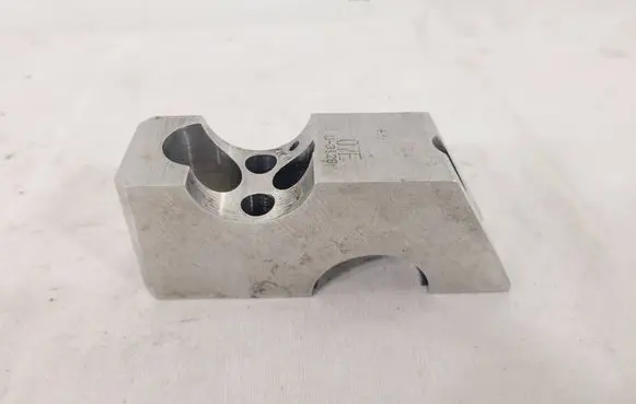 Volkswagen Transporter - Caravelle T5 Camshaft holder U3128 07EU3128