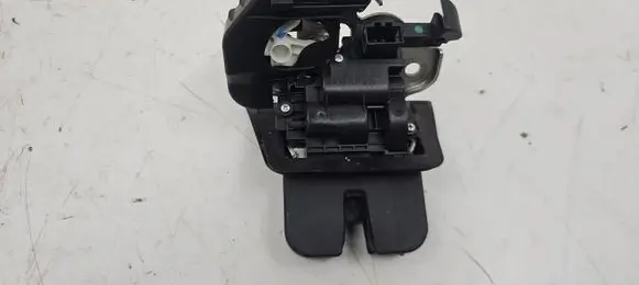 Audi A4 S4 B9 Tailgate/trunk/boot lock/catch/latch 8R0827505