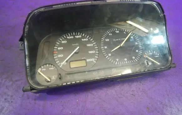 Volkswagen Golf III Speedometer (instrument cluster) 1H6919033