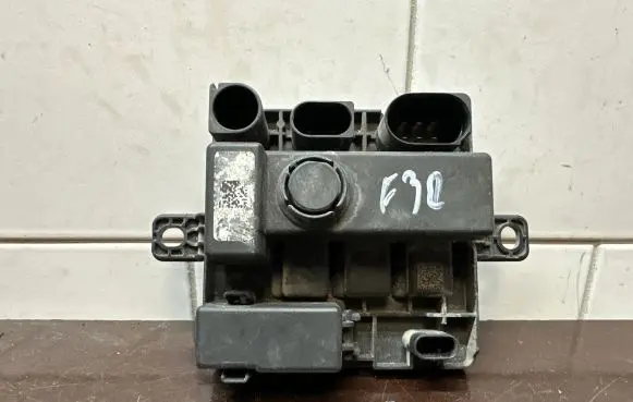 BMW 3 F30 F35 F31 Power management control unit 12637633242 58650910