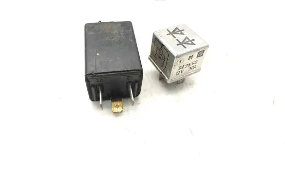 BMW 5 E28 Indicator relay 1373381 61311367001 1367001
