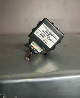 Toyota Avensis T250 Light module LCM 8996005030 3560016825 63EU3003329