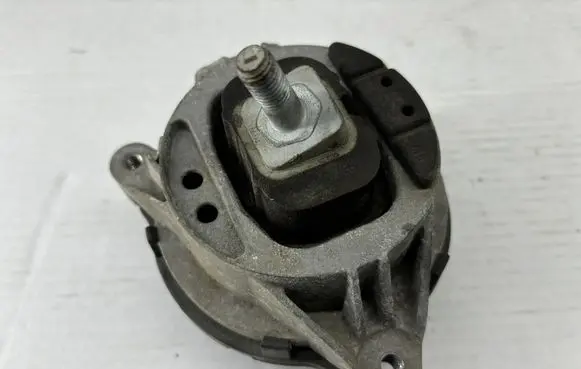BMW M4 F82 F83 Engine mount bracket 2284817