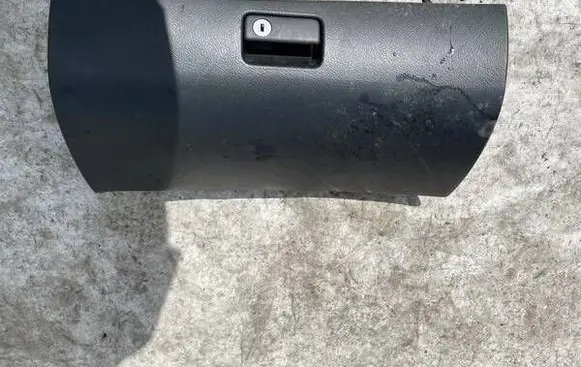 Toyota Avensis T250 Glove box 5555005070 55550-05070