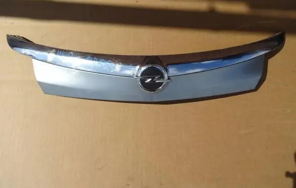 Opel Insignia A Tailgate trim 13272845