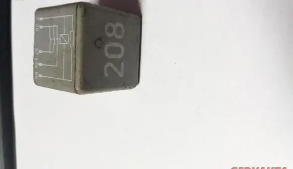 Audi A6 S6 C5 4B Other relay 8A0951253B