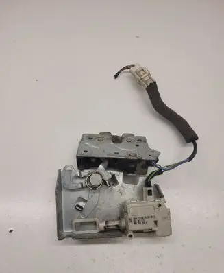Ford Mondeo Mk III Tailgate/trunk/boot lock/catch/latch 2S71N43102AB