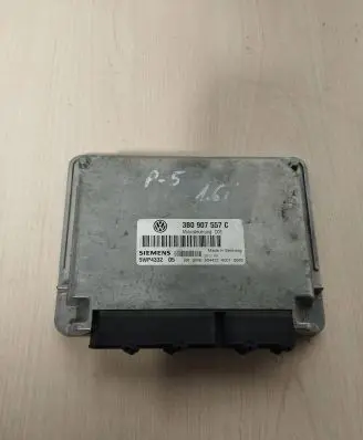 Volkswagen PASSAT B5 Engine control unit/module 3B0907557C 5WP4332