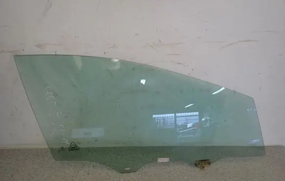 KIA Ceed Sliding door window/glass 