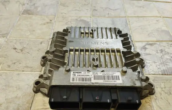 Peugeot 407 Engine control unit/module 9658345480 5WS40206E
