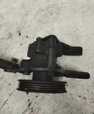 Nissan Primera Power steering pump