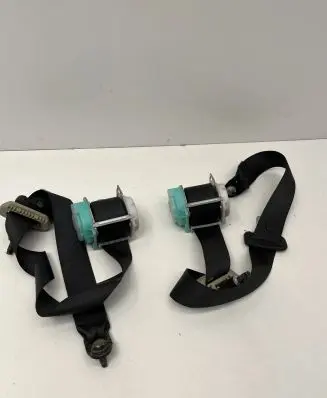 Nissan Note (E11) Rear seatbelt