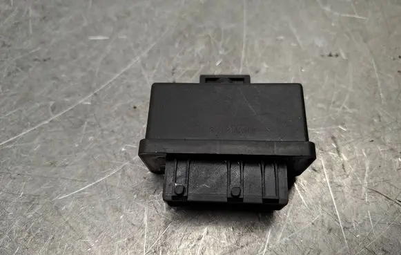 Peugeot Partner Fuel pump relay 240107