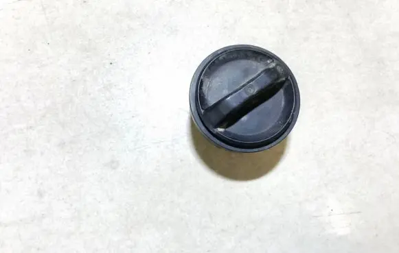 Toyota Corolla E120 E130 Fuel tank filler cap 