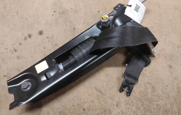 Volvo S80 Front seatbelt