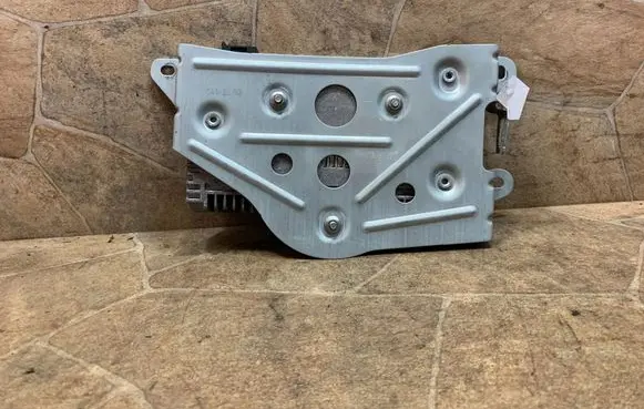 Mercedes-Benz E W212 Antenna control unit A1669003407